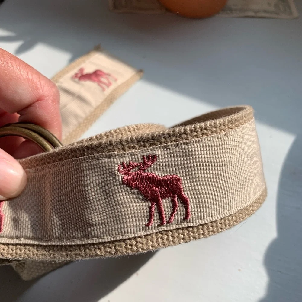 Abercrombie and Fitch Embroidered Moose belt